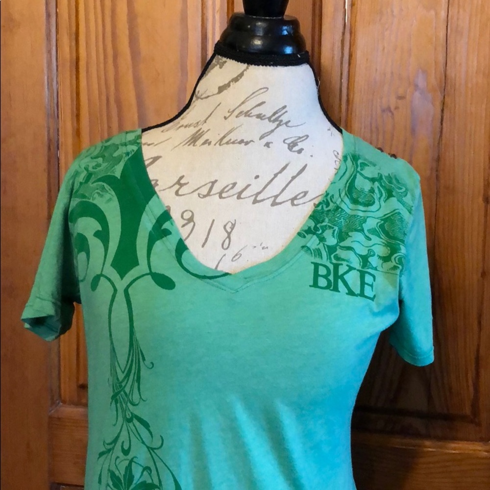 Green BKE t-shirt sz XL